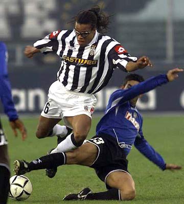 主场龙硬撼银河战舰！毕尔巴鄂死磕皇马，欧冠资格战意对决（主场之王强碰银河战舰！毕尔巴鄂鏖战皇马，欧冠席位之争）