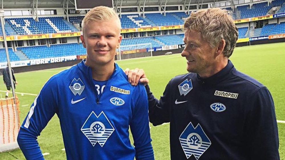 绝妙传递+完美终结！这才是团队足球的巅峰！（行云流水的配合与致命一击，团队足球的极致演绎）