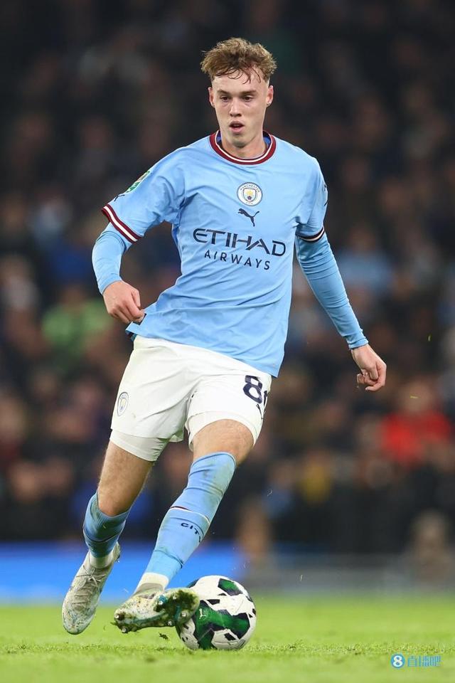 谌贻琴出席国家足球青训中心揭牌仪式