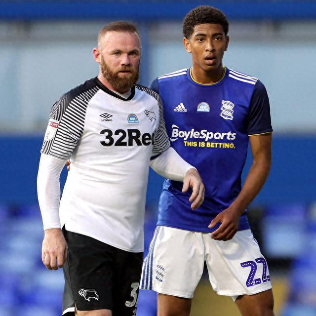 这后撤步跳投太无解