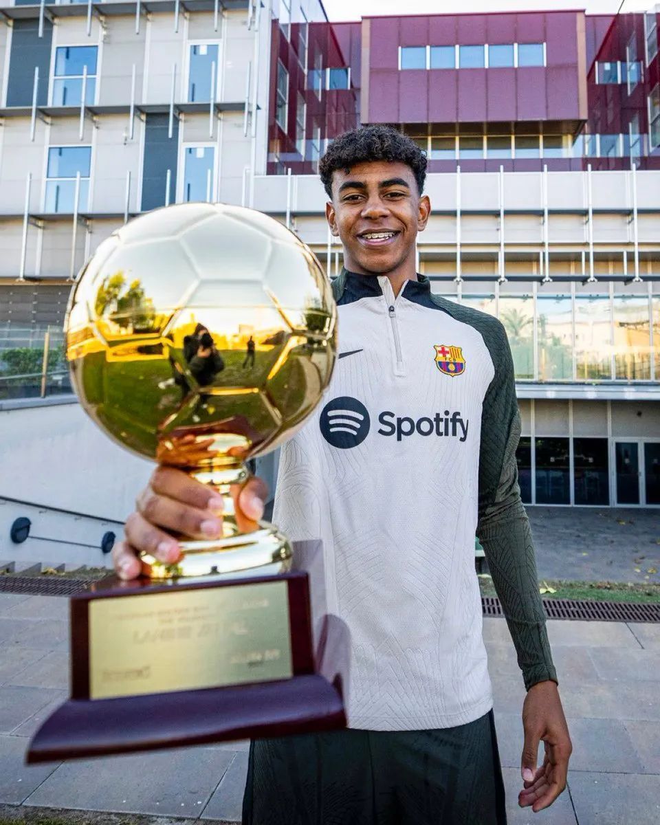 德乙战报：斯坦奇替补制胜，艾禾斯堡1-0杜塞尔多夫（德乙速递：斯坦奇替补绝杀，艾禾斯堡1比0力克杜塞尔多夫）