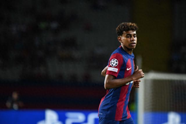 降维打击！深圳外援史密斯暴砍41分10助攻并上演准绝杀