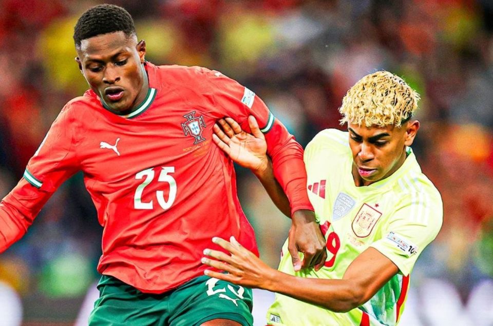 一日意甲动向：国米大胜科莫晋级榜首，米兰中锋实在是太令人发愁（意甲今日速递：国米横扫科莫登顶榜首，米兰中锋难题令人头疼）