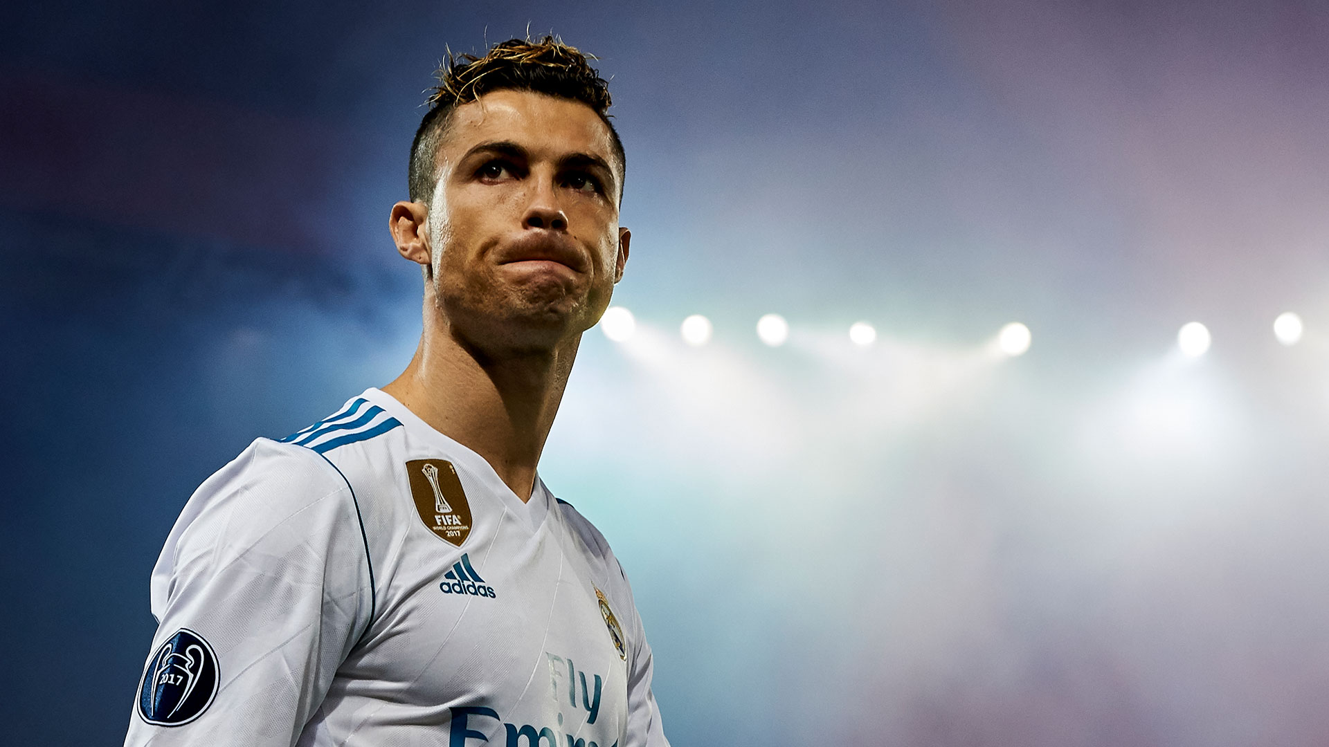 图片报：乌尔比希佩戴特制眼镜与耳罩训练，为了提高专注力