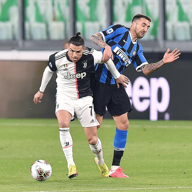 皇马帅位不稳，阿隆索可能被解雇，阿韦罗亚或成替代者，球员与主帅责任争议。