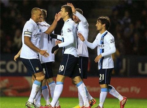 3-2,29岁拜仁旧将萨内1球1助,率队揽36分领跑,领先穆帅前东家4分