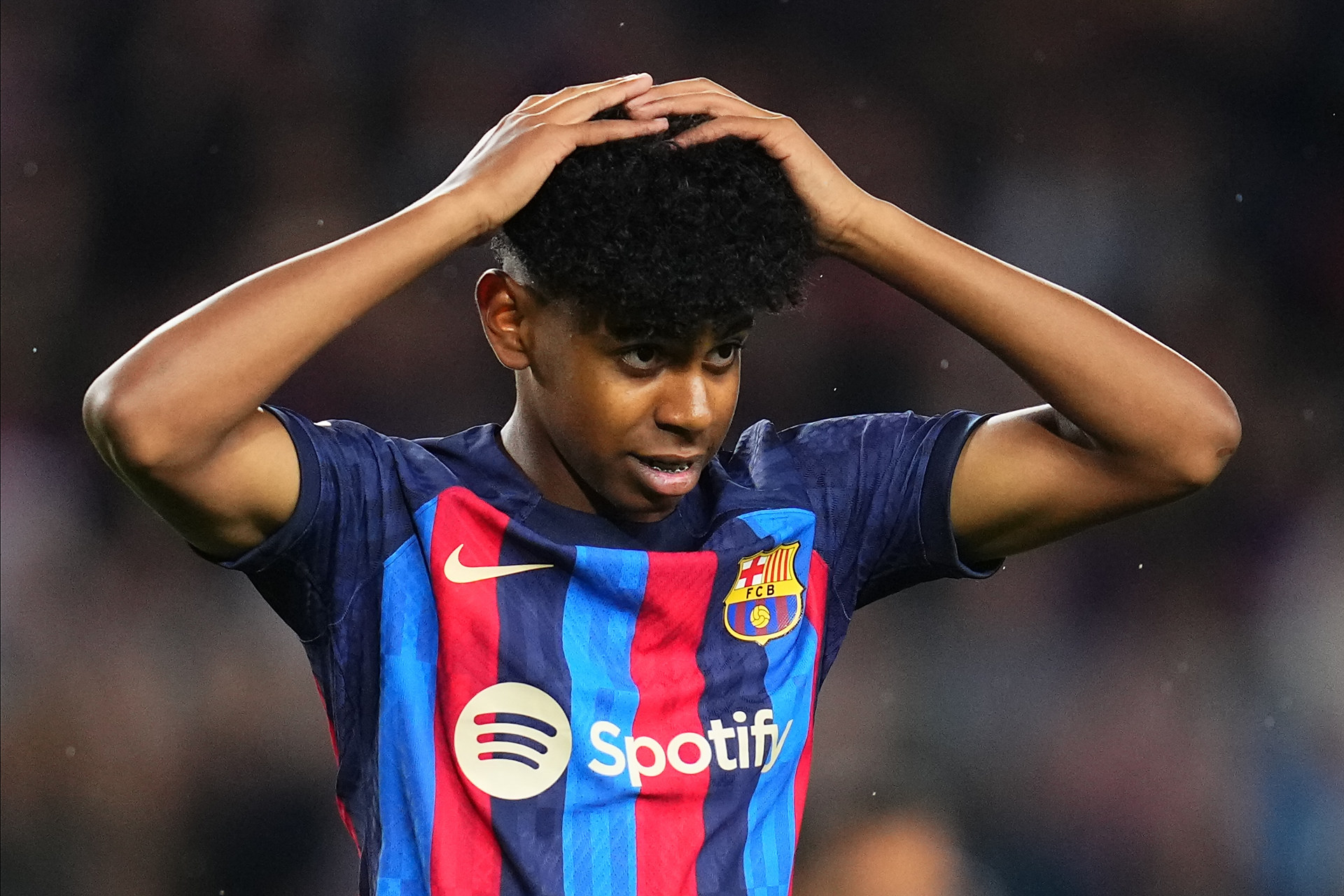 湖人替补球员发挥出色，贡献关键数据