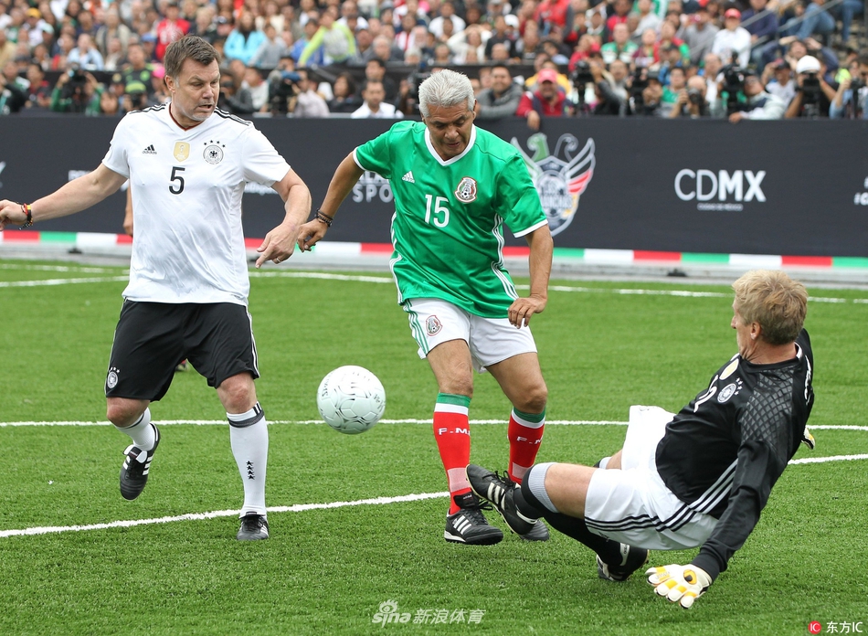 德天空：帕利尼亚原本想留队，但拜仁高层明确建议他转会